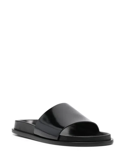 Saint Laurent Nichols Slide Sandal In Schwarz