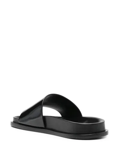 Saint Laurent Nichols Slide Sandal In Schwarz