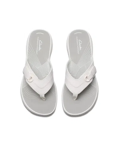 Clarks Cloudsteppers Women's Breeze Reyna Sandals In White Textile