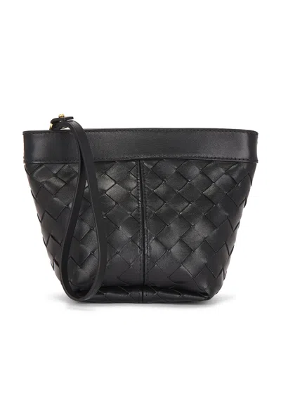 Bottega Veneta Small Leather Prism Pouch In Black