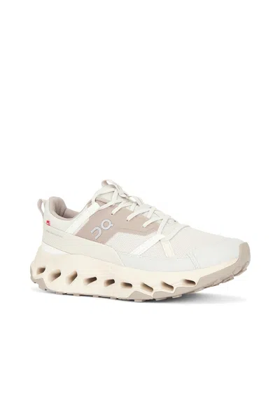 On Cloudhoriz Sneakers In Ice & Cream