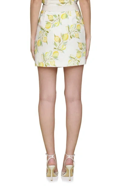 Avec Les Filles Lemon Print Linen Blend Miniskirt In Lemon Vine