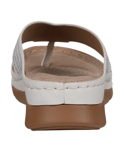 Gc Shoes Women's Amari Flower Thong Flat Sandals In White