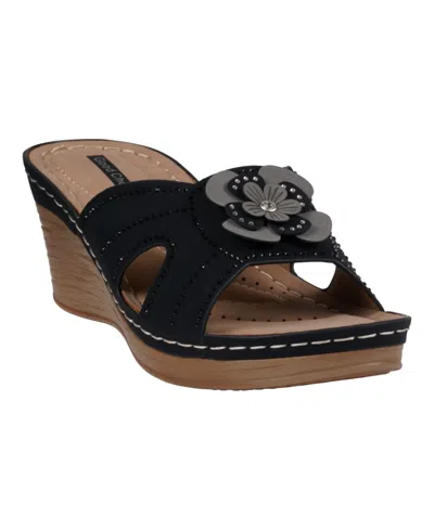 Gc Shoes Women's Fiora Floral Wedge Sandals In Black