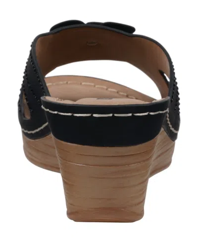 Gc Shoes Women's Fiora Floral Wedge Sandals In Black