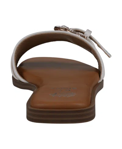 Gc Shoes Women's Kenna Embellished Buckle Flat Sandals In White