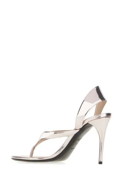 Alaïa Tong Metallic Leather Sandals In Blush Argent