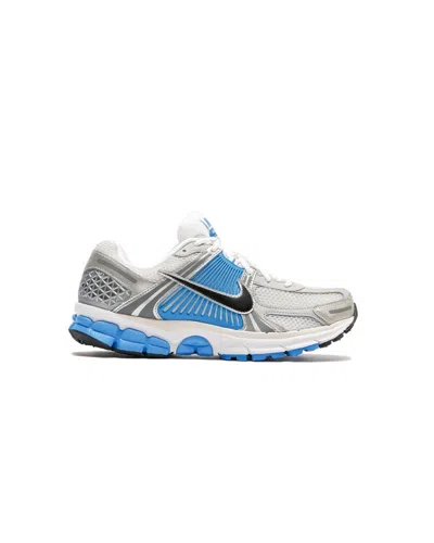 Nike Zoom Vomero 5 Sneakers In White And Blue