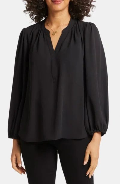 Nydj Print Pleat Back Sleeveless Split Neck Blouse In Black