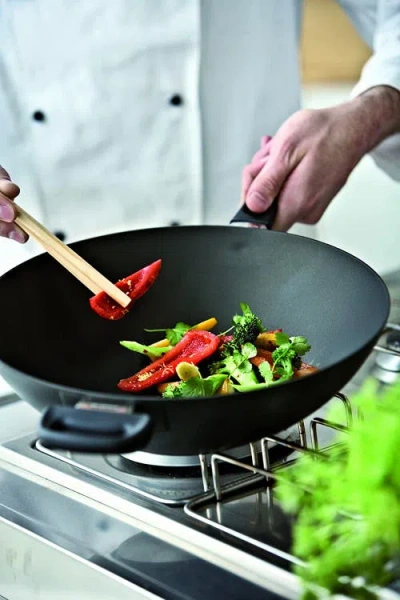 Scanpan Classic 12.5 Inch Wok In Black