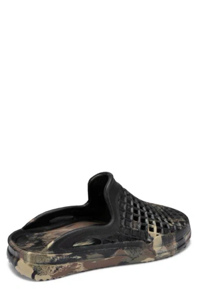 Lusso Cloud Scenario Perforated Clog In Woodland Camo