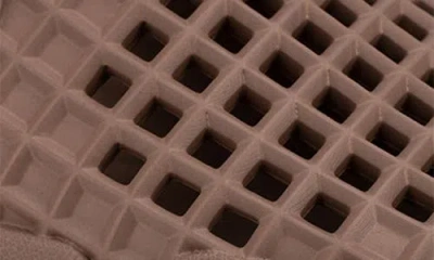 Lusso Cloud Scenario Perforated Clog In Malt