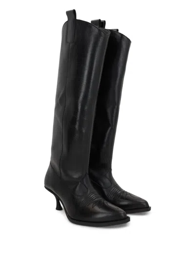 Vaquera Kitten Heel Cowboy Boot In Black