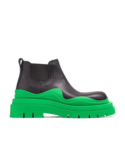 Bottega Veneta Color-blocking Design Chelsea Short Boots In Green