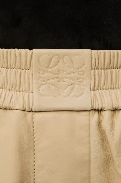 Loewe Shorts In Pelle Sabbia Donna In Brown