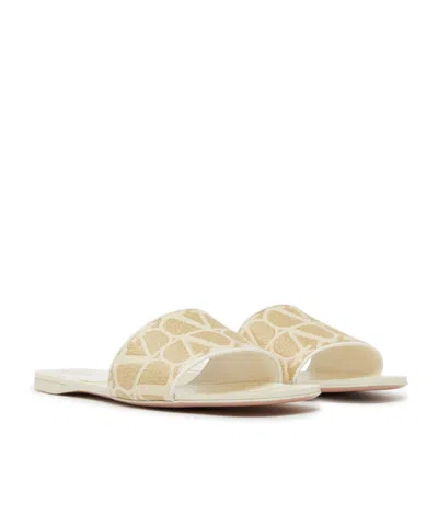 Valentino Logo Slippers In Nude