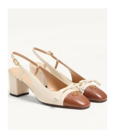 Valentino Slingback Valet Du Roi Pumps In Butter/tobacco In Nude