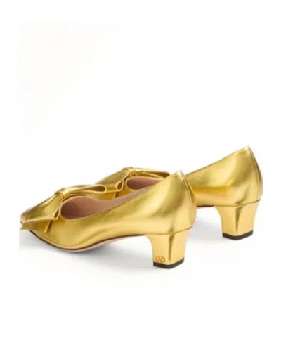 Valentino Garavani Bowow Pumps In Laminated Nappa 45mm Woman Gold 39.5