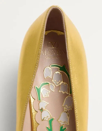 Valentino Garavani Bowow Pumps In Laminated Nappa 45mm Woman Gold 39.5