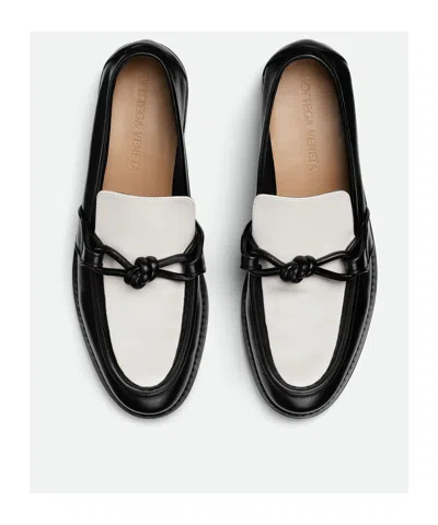 Bottega Veneta Blackwhite Solid Loafers In Black