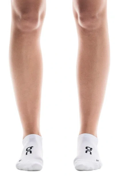 On 2-pack Core Run Low Cut Socks In White