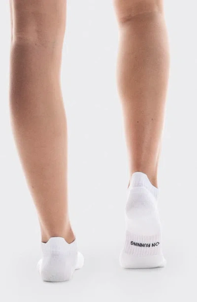 On 2-pack Core Run Low Cut Socks In White