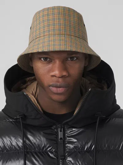 Burberry Technical Check Bucket Hat In Multi