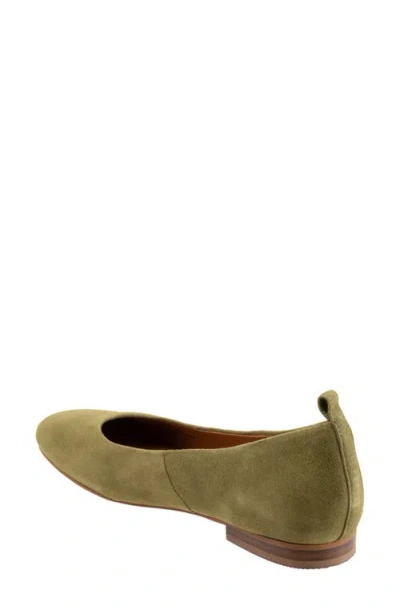 Softwalk ® Kiris Flat In Olive Suede