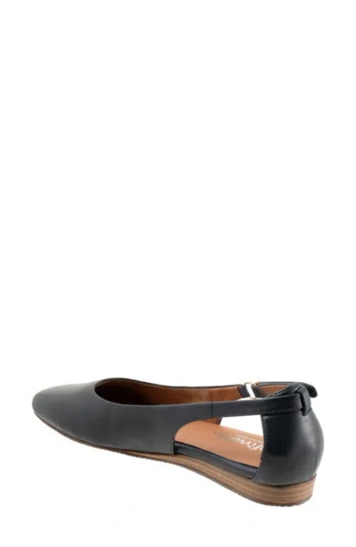 Softwalk Wide Width Venice Wedge Flat In Black