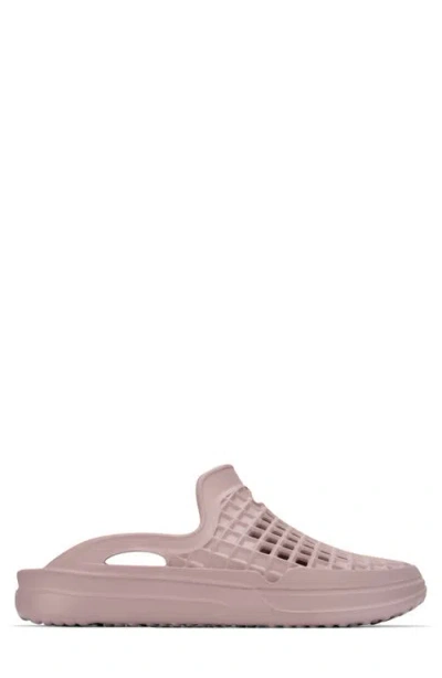 Lusso Cloud Scenario Perforated Clog In Mauve