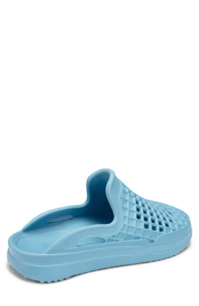 Lusso Cloud Scenario Perforated Clog In Newport Blue