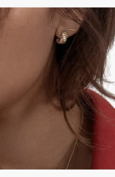 Kinn Micro Bar Stud Earrings In Pair