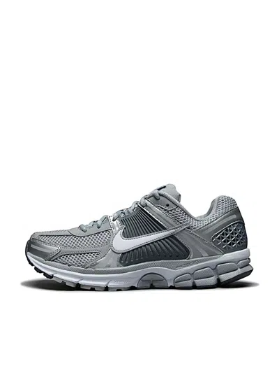 Nike Zoom Vomero 5 Suede Sneakers In Light Gray And White In Grey