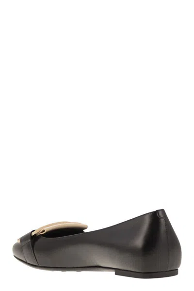 Tod's Leather Chain Ballerina Flats In Black