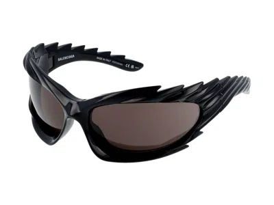 Balenciaga Extreme Logo-decal Sunglasses In Black