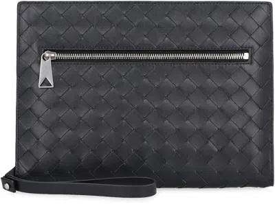 Bottega Veneta Medium Intrecciato Leather Clutch Bag In Black