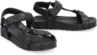 Bottega Veneta Trip Leather Sandals In Black