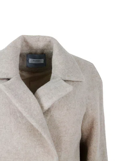 Barba Napoli Double-breasted Coat Made Of Soft And Precious Alpaca And Wool With Side Pockets And Button Closure In Beige