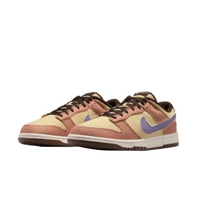Nike Dunk Low Se Basketball Sneaker In Brown