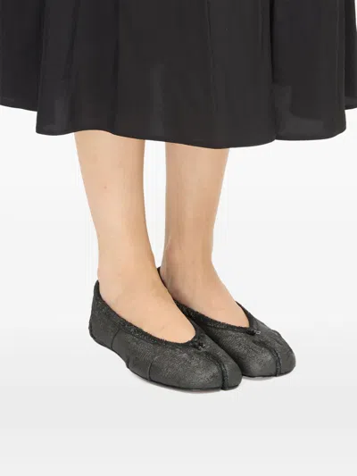 Maison Margiela Split Toe Textured Finish Ballerina Shoes In Black