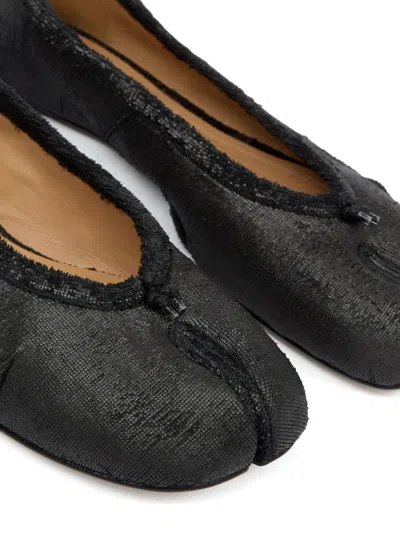 Maison Margiela Split Toe Textured Finish Ballerina Shoes In Black