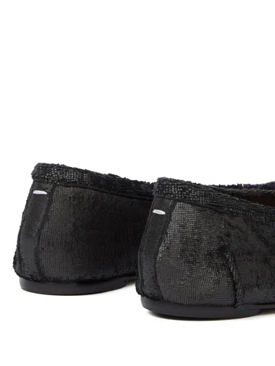 Maison Margiela Split Toe Textured Finish Ballerina Shoes In Black