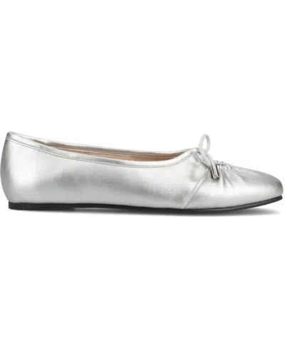 Journee Collection Women's Callee Keyhole Ballet Flats In Silver