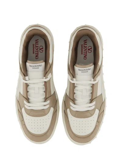 Valentino Garavani Freedots Leather Sneakers In Nude