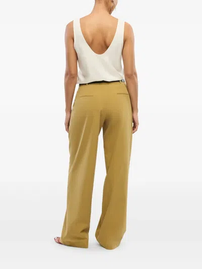 PLEAT-DETAILING TROUSERS