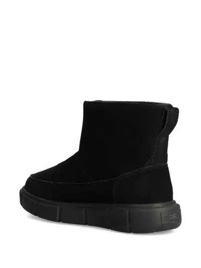 EXPLORER™ III 靴子