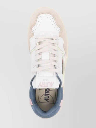 Autry Low Top Sneakers Logo Detail In White