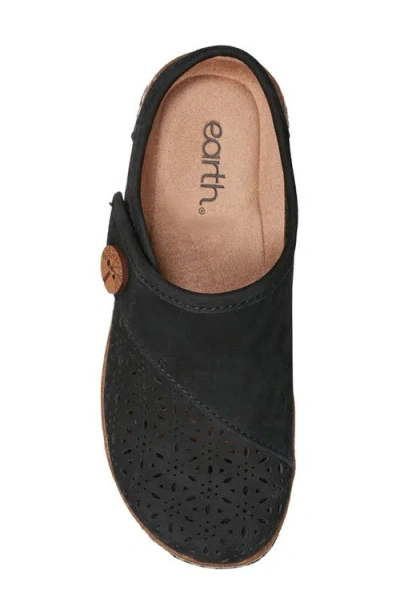Earth Ezra 2 Womens Slip On Comfy Clogs In Black