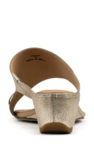 Donald Pliner Vesna Toe Loop Wedge Sandal In Platino