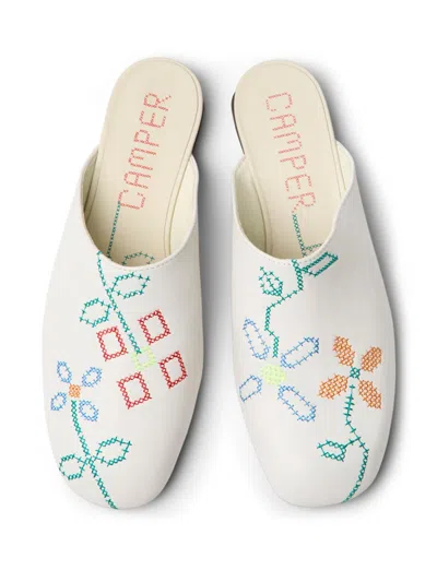 Camper Pelotas Ariel Twins Mismatched Mule In White